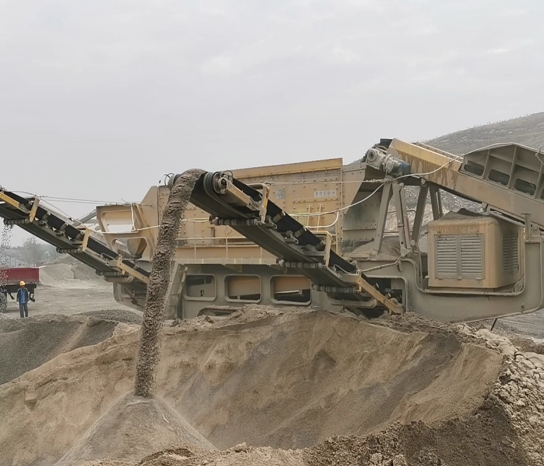 Handan City (Crawler Mobile Hammer Crusher + Screening Machine)